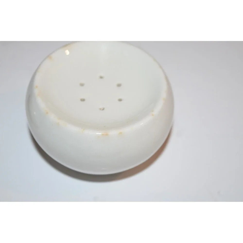 Vtg‎ Russel Wright Iroquois Casual Stackable Ceramic Salt & Pepper Shakers READ